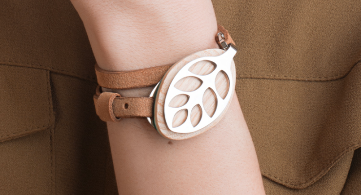 The LEAF bracelet — uncomplicated | by Bellabeat | Medium