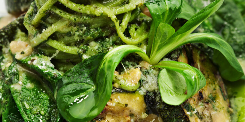 Green Spaghetti with Zuchinni, Fresh Spinach and Pesto Sauce