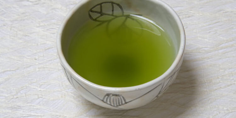 Drinking Green Tea Can Keep You Trim